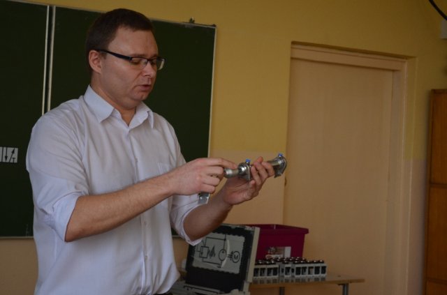 2018.11.14 - Warsztaty dla młodych naukowców w PZS nr 2